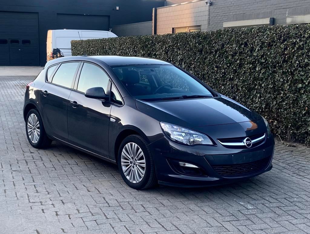 Opel astra J 1.6 benzine  156,000 km, Auto's, Euro 5, Particulier, Stadsauto, Airconditioning