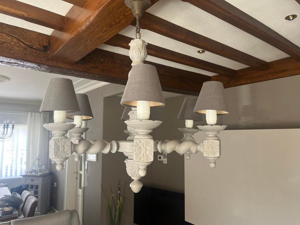 Antieke landelijke luster, Enlèvement, Utilisé