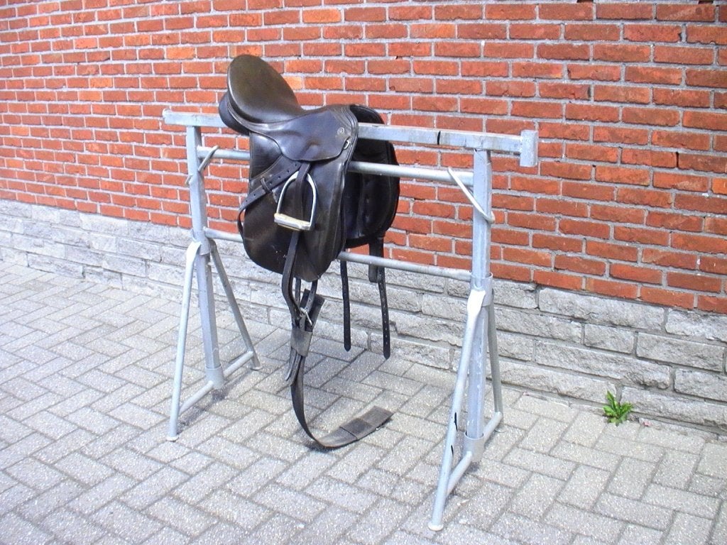 dressuurzadel, Dieren en Toebehoren, Paarden en Pony's | Zadels, Ophalen, L (17.5 inch), Dressuur, Zo goed als nieuw