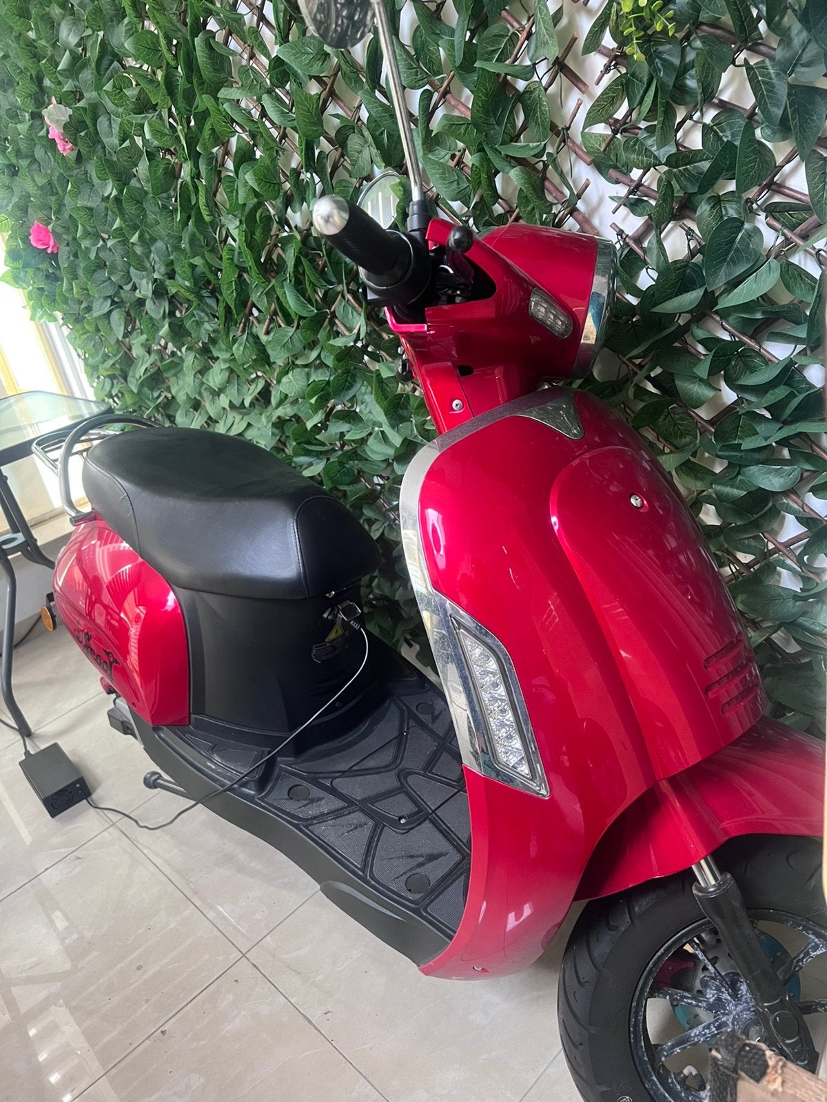 Sanben motor electrish (rijbewijs nodig), Fietsen en Brommers, Scooters | Vespa, Ophalen, Zo goed als nieuw