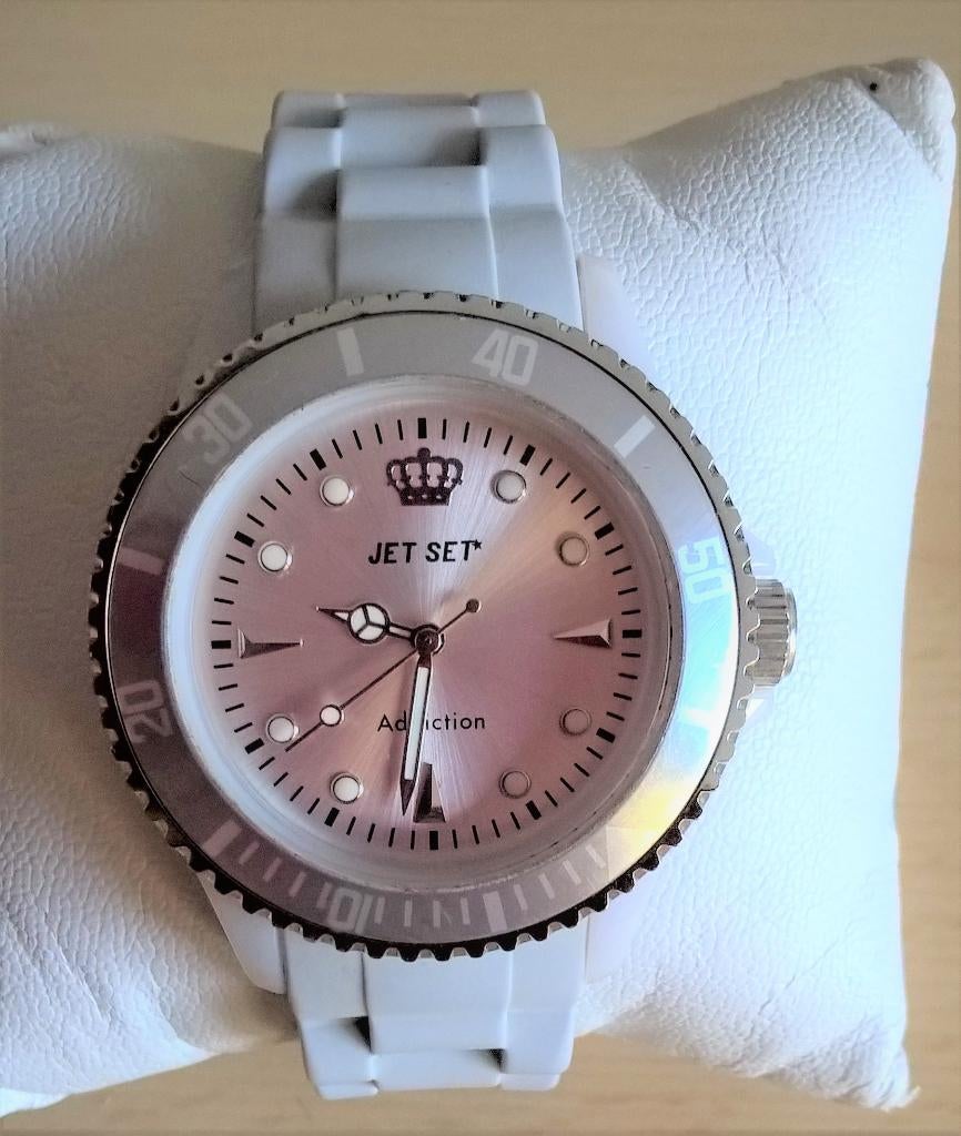 Te koop: Leuk uurwerk van "Jet Set" met grote wijzerplaat., Bijoux, Sacs & Beauté, Montres | Femmes, Montre-bracelet, Autres marques