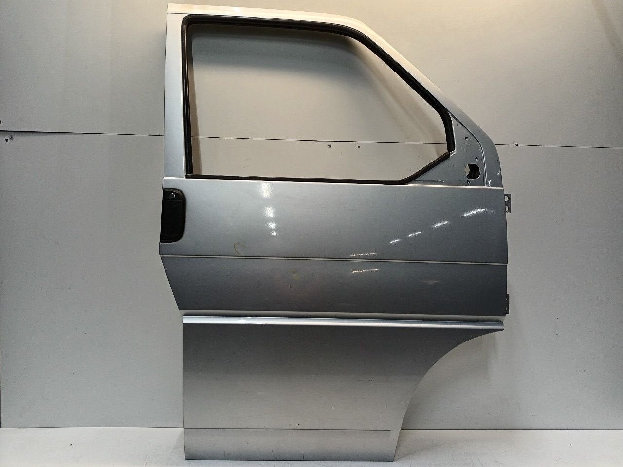 Portier rechts voor Volkswagen Transporter, Auto-onderdelen, Carrosserie, Onderdelen@venauto.nl, Van der Ven Autorecycling B.V.