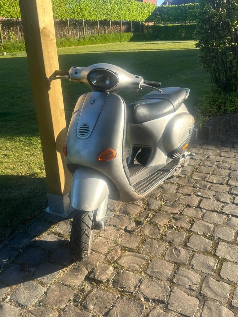 Piaggio Vespa et2 2 takt, Fietsen en Brommers, Ophalen