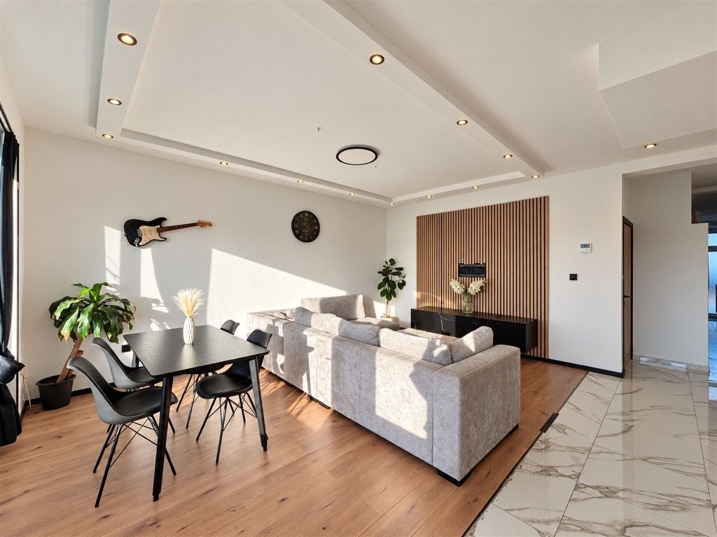 Appartement te huur 2 slaapk gemeubeld met terras, 50 m² of meer, Antwerpen (stad)