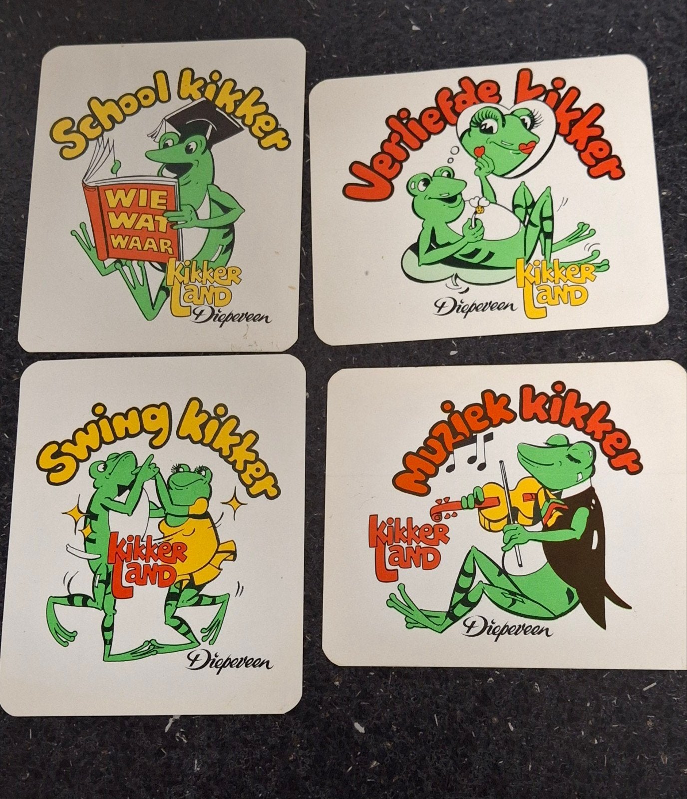 Lot vintage stickers pretpark Kikkerland Diepeveen, Ophalen of Verzenden, Zo goed als nieuw, Bedrijf of Vereniging