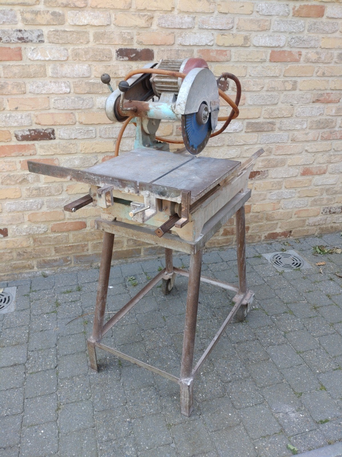 Steenslijpmachine., Ophalen