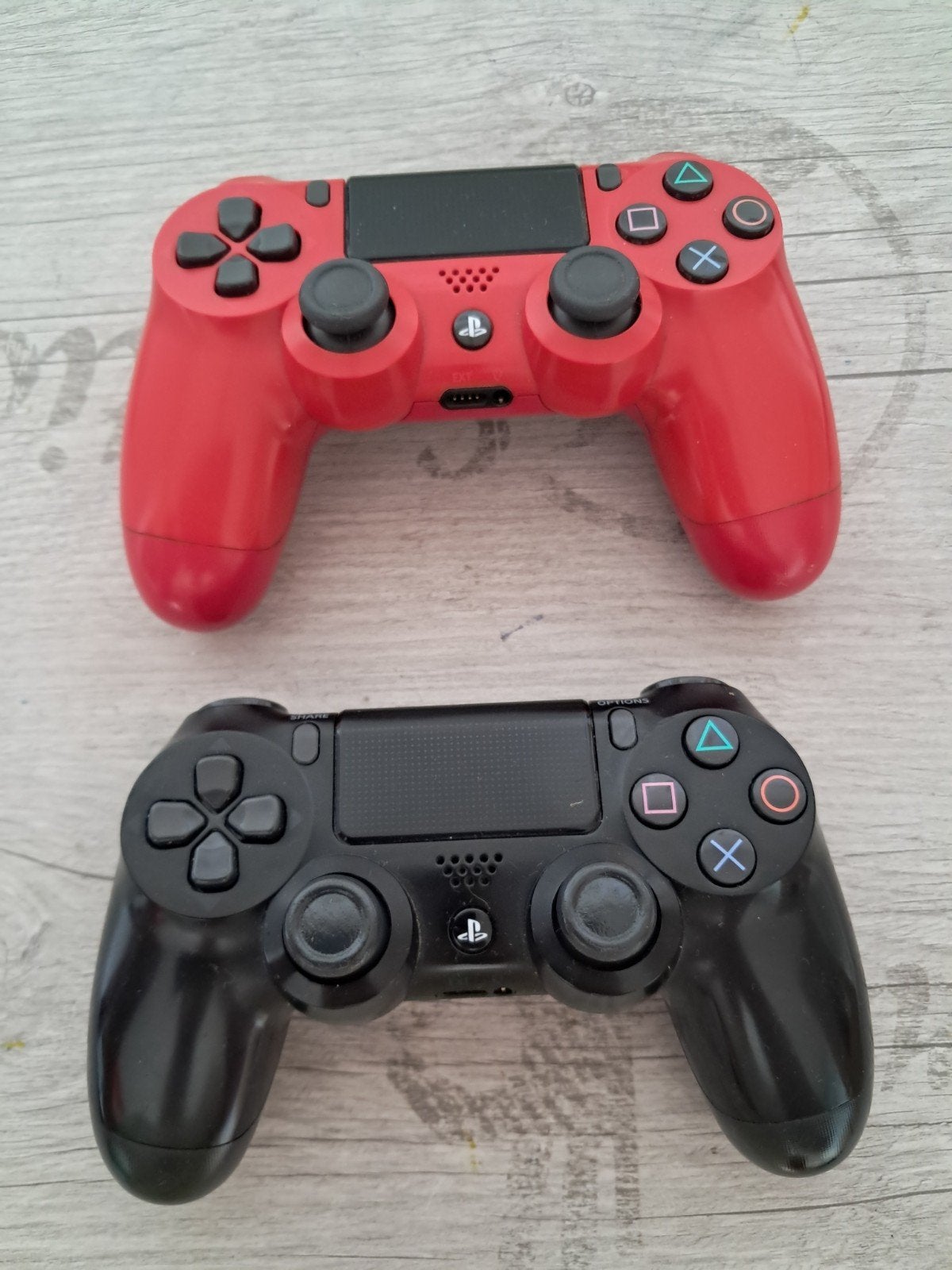 2 ps4 bakjes, Games en Spelcomputers, Ophalen