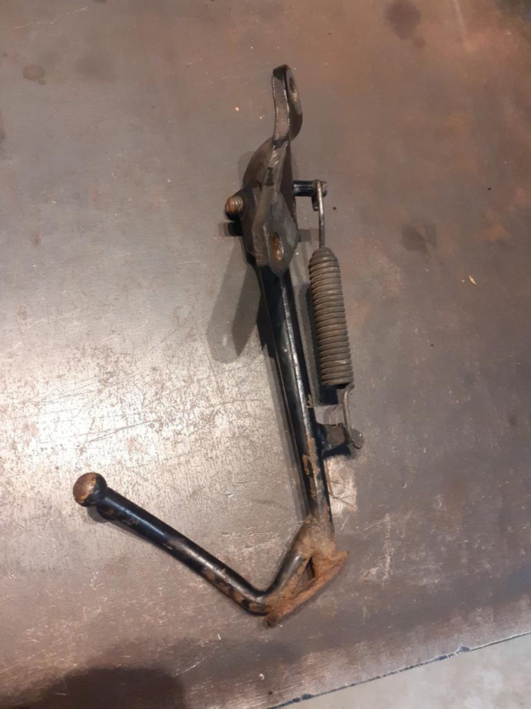 Enkele steunpoot Yamaha XV750 Virago, Enlèvement