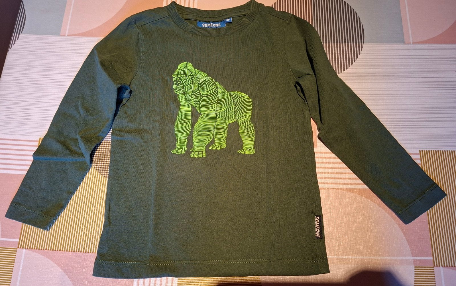 t-shirt someone, Enfants & Bébés, Vêtements enfant | Taille 98, Garçon, Chemise ou À manches longues, Comme neuf, Enlèvement
