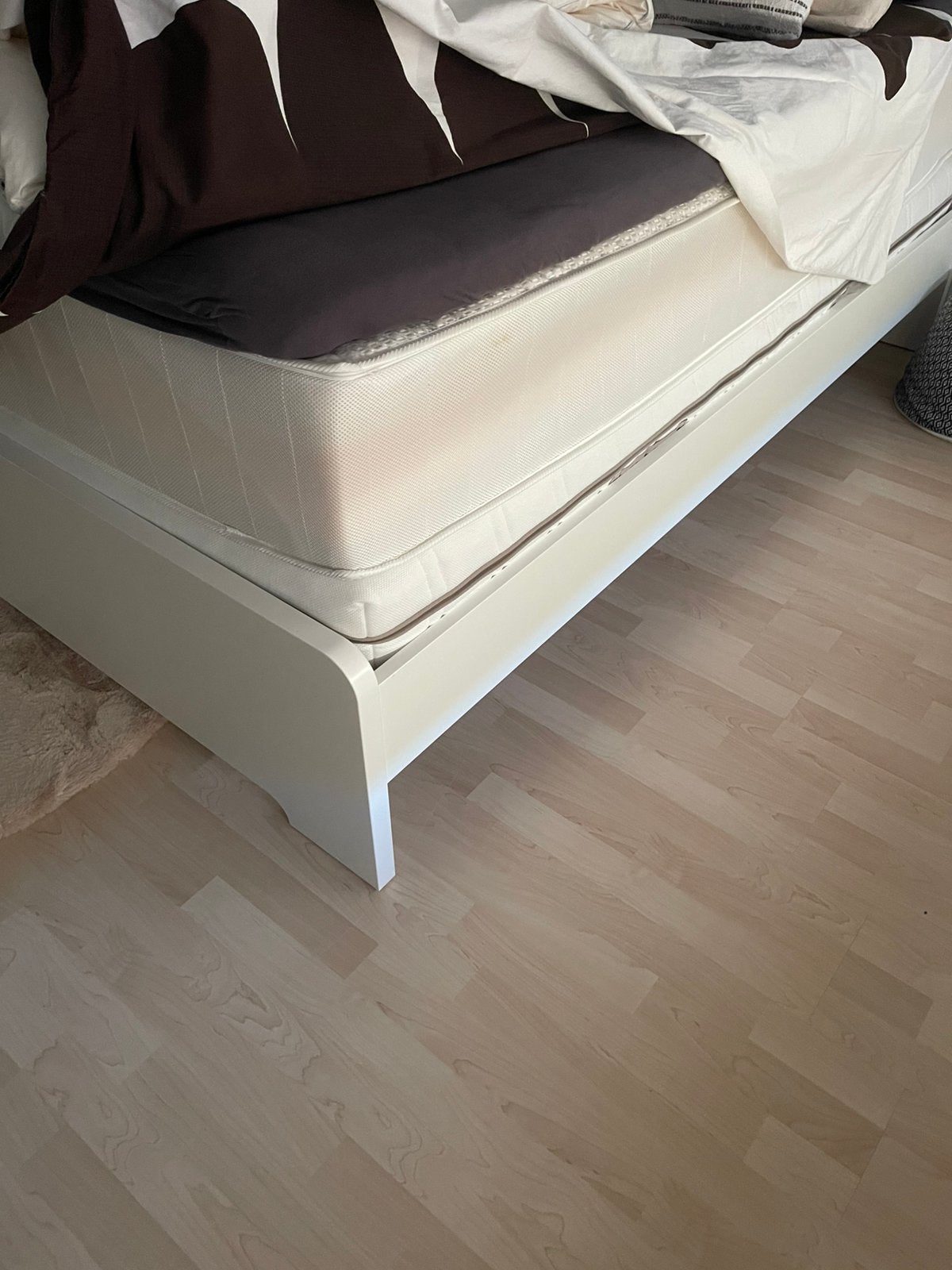 Bed 140x200 met matras en lattenbodem, Ophalen, 140 cm, Zo goed als nieuw, Twijfelaar