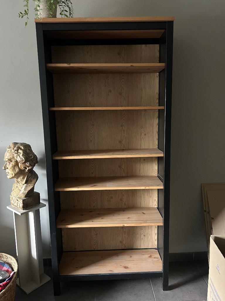 Hemnes ikea boekenkast, Huis en Inrichting, Kasten | Boekenkasten, Ophalen, Zo goed als nieuw, Eikenhout, Met plank(en)
