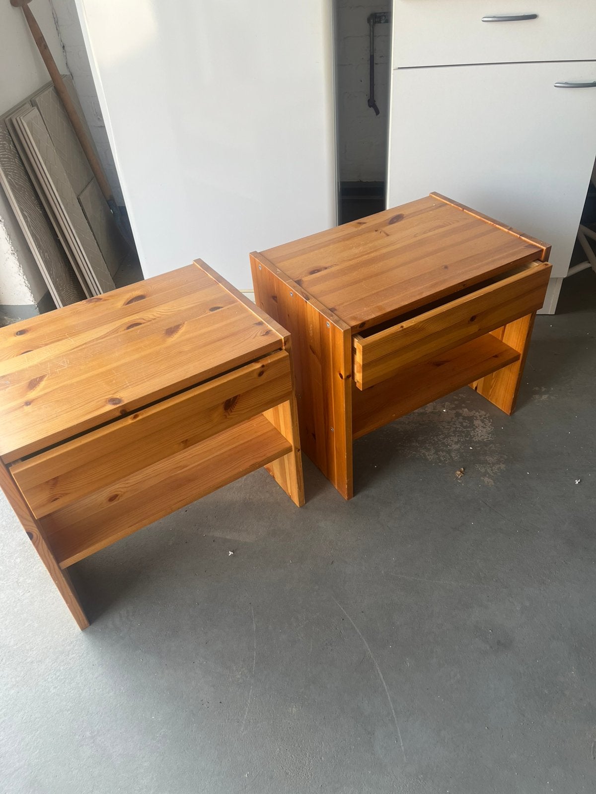 Tables chevet pon massif, Maison & Meubles, Enlèvement, Utilisé, Bois, 45 à 65 cm