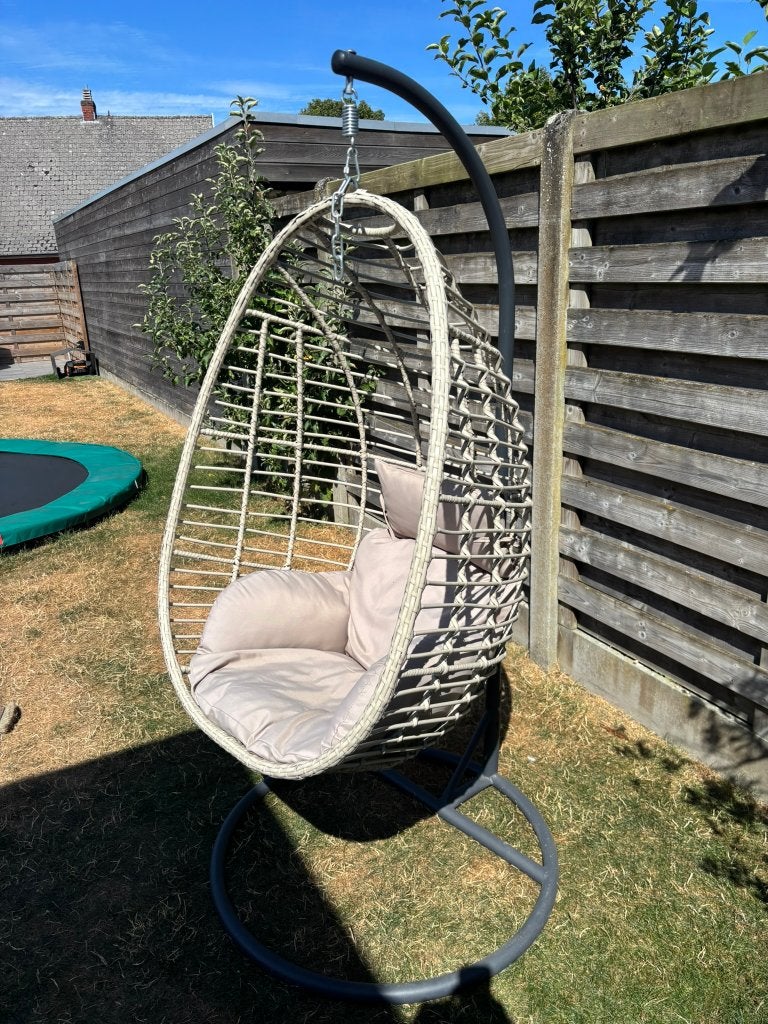 Hangstoel buiten, Tuin en Terras, Tuinstoelen, Ophalen, Zo goed als nieuw, Wicker