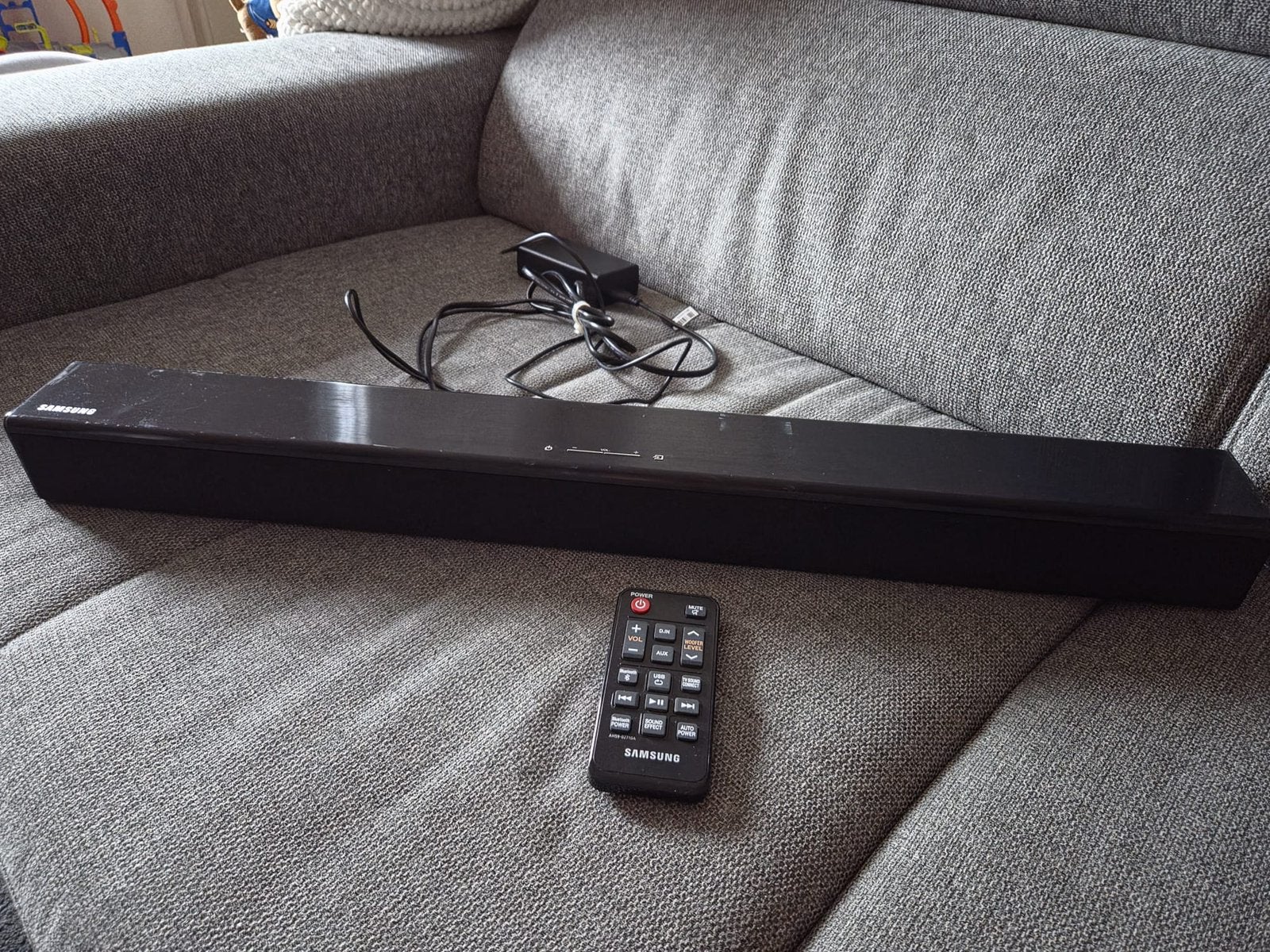 Samsung soundbar hw-j250xn, Enlèvement, Comme neuf