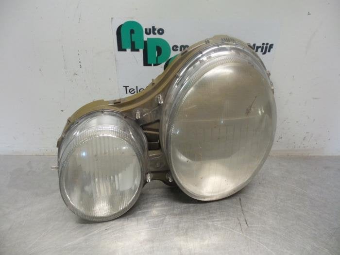 Phare gauche d'un Mercedes E-Klasse (E-Klasse 95-), -, 3 mois de garantie, Utilisé, -