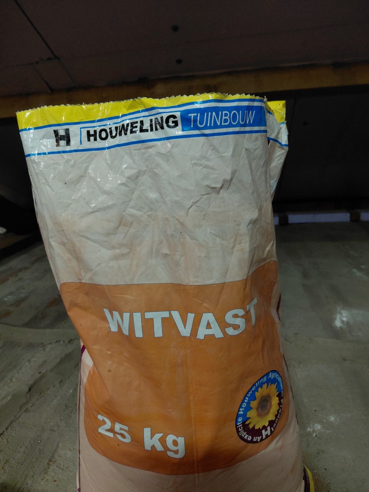 Witvast krijtbescherming, Ophalen