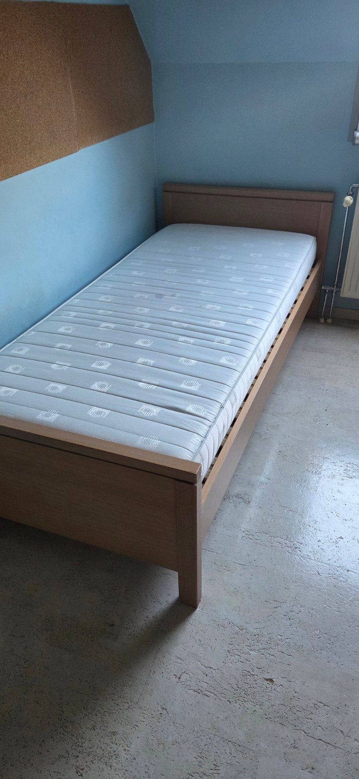 1persoonsbed, Huis en Inrichting, Ophalen, Zo goed als nieuw, Hout