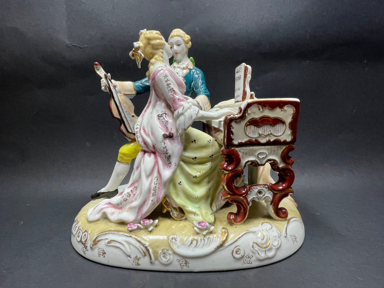 Statue ancienne en porcelaine, Enlèvement ou Envoi