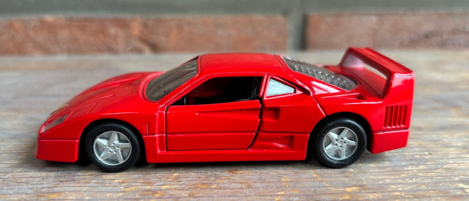 Maisto Shell Ferrari F40 - rood - schaal 1:39, Hobby en Vrije tijd, Ophalen of Verzenden, Zo goed als nieuw, Auto