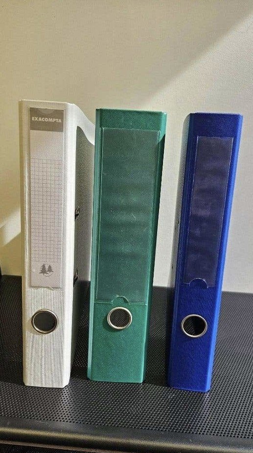 Classeurs (dos 4 et 8 cm) à donner, Divers, Enlèvement, Utilisé