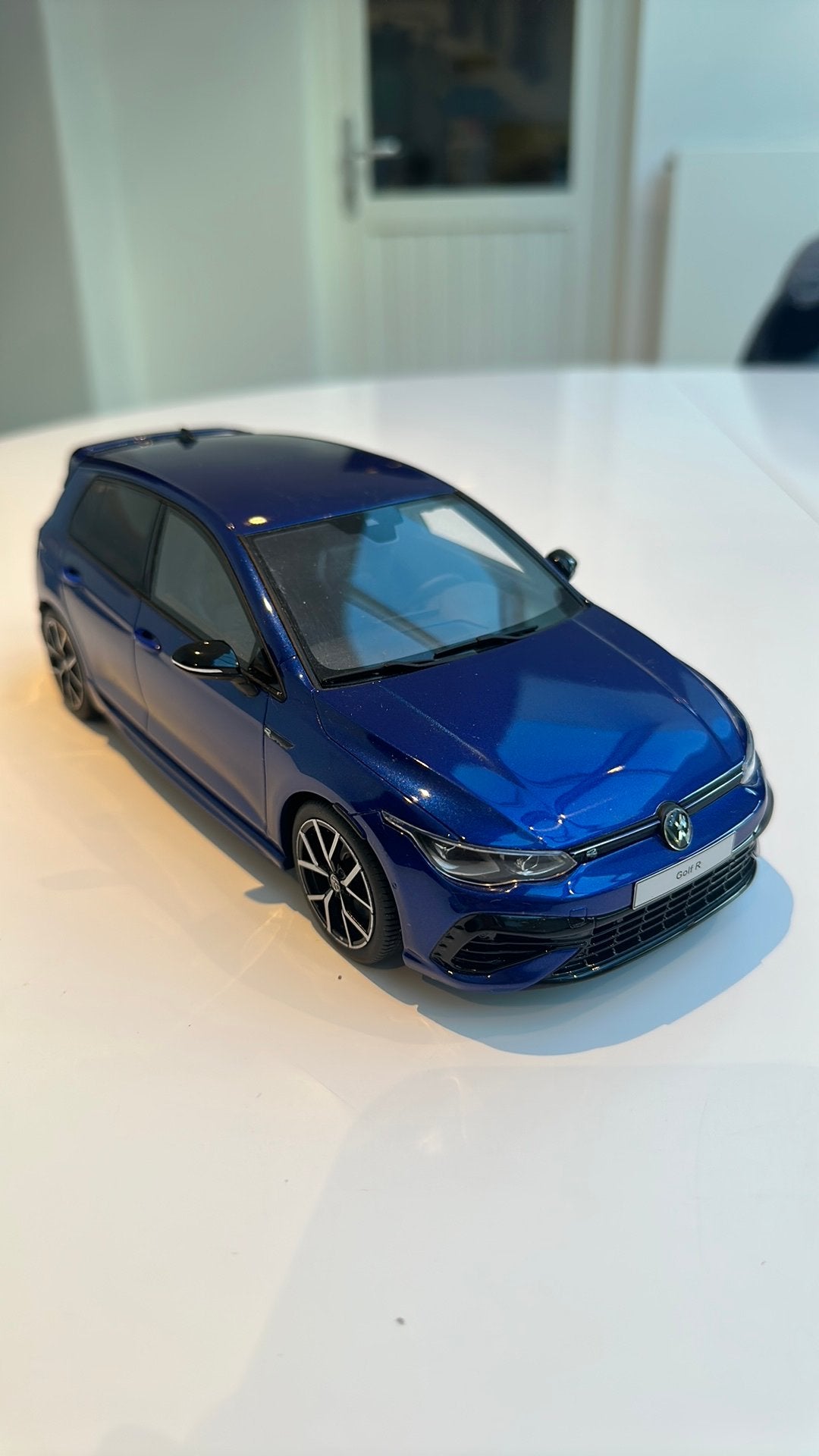 VW GOLF 8 R 1/18 Bleu lapiz Ottomobile état neuf, Hobby & Loisirs créatifs, Enlèvement ou Envoi, Neuf, Voiture, OttOMobile