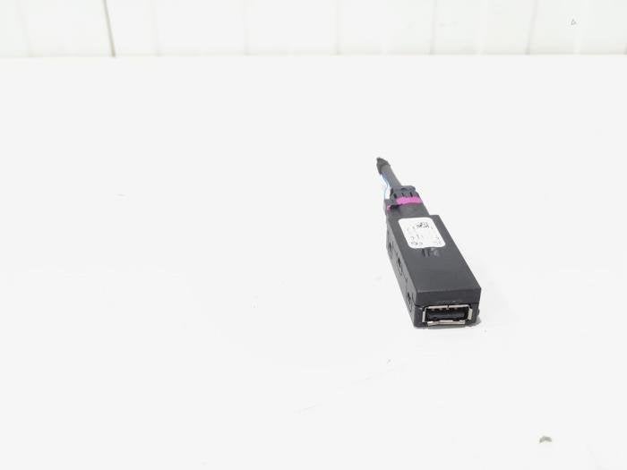 AUX/USB aansluiting van een Volkswagen Polo, Gebruikt, -, Volkswagen, -