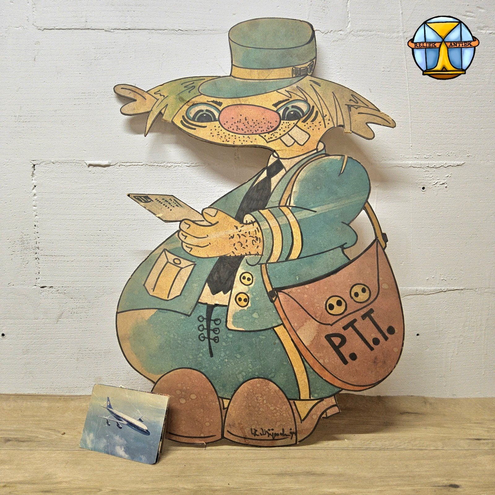 Retro cardboard figuur cutout PTT cartoon / postbode, Verzamelen, Ophalen of Verzenden, Overige figuren, Gebruikt, Overige typen