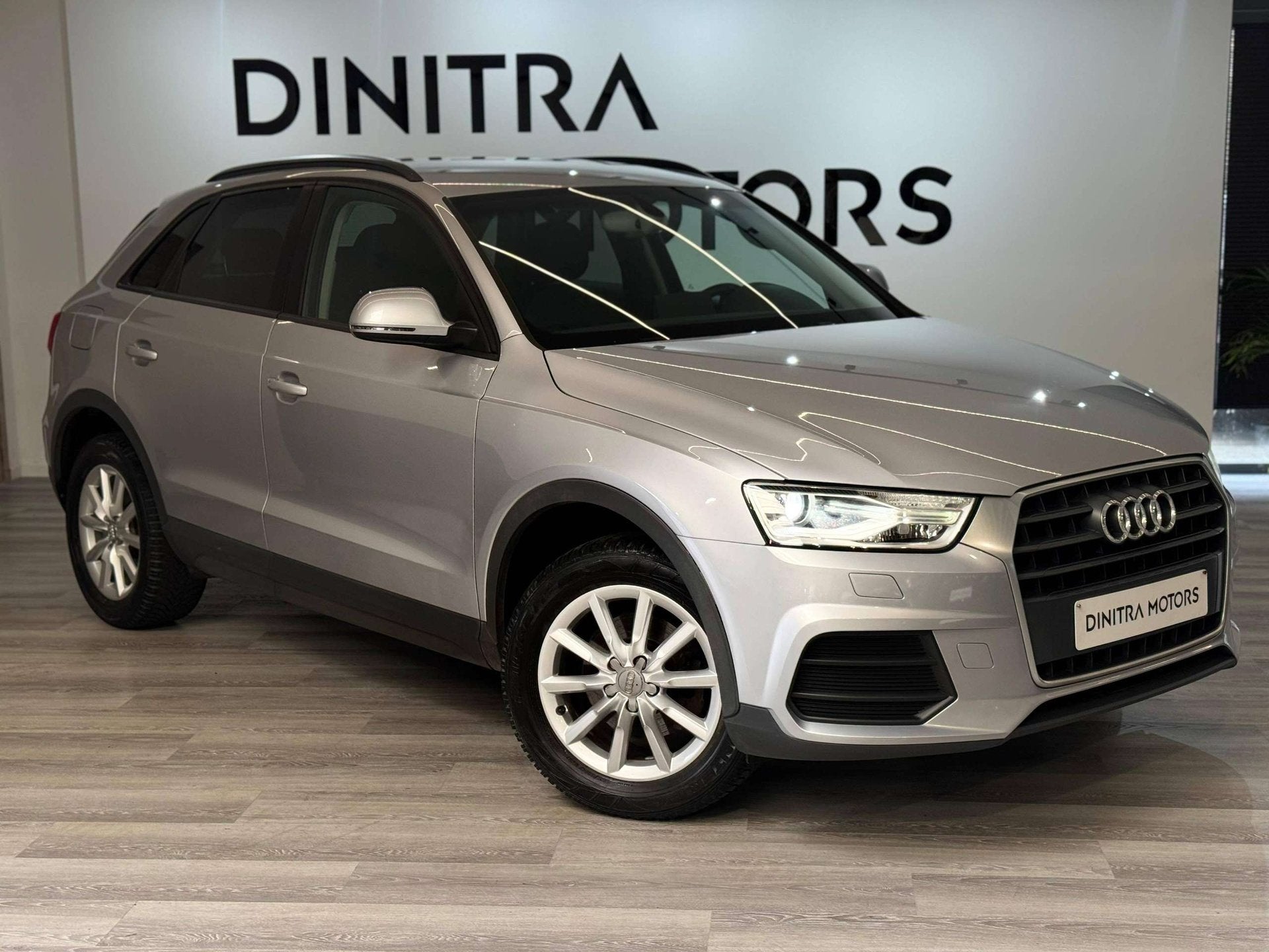 Audi Q3 1.4 TFSI c.o.d S tronic - Navi/Cruise/Zetelvw, Autos, 1395 cm³, Argent ou Gris, Achat, Entreprise