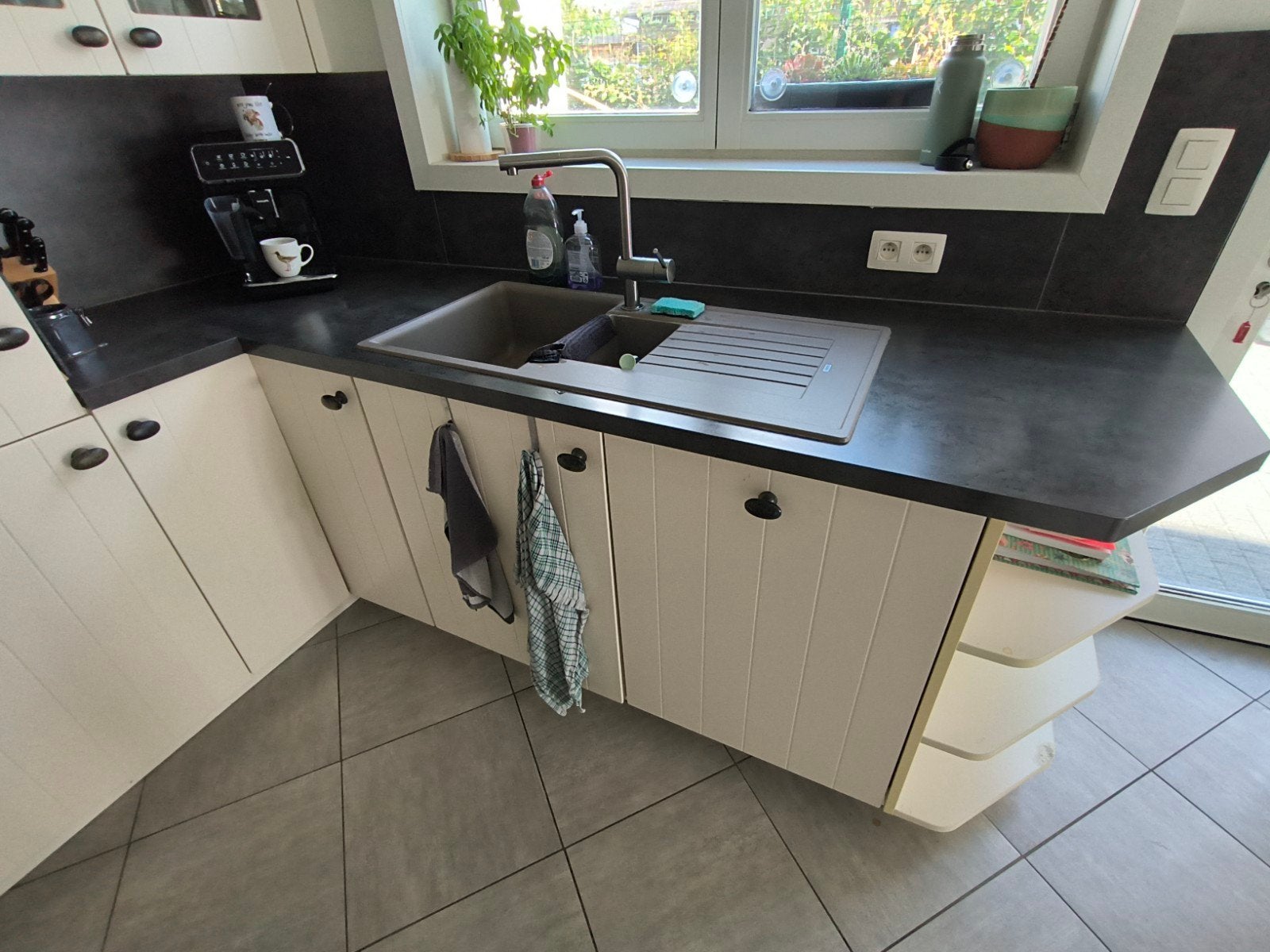 Keuken met enkele toestellen - zelf uit te breken, Huis en Inrichting, Ophalen, Gebruikt, Wit, Hoekkeuken