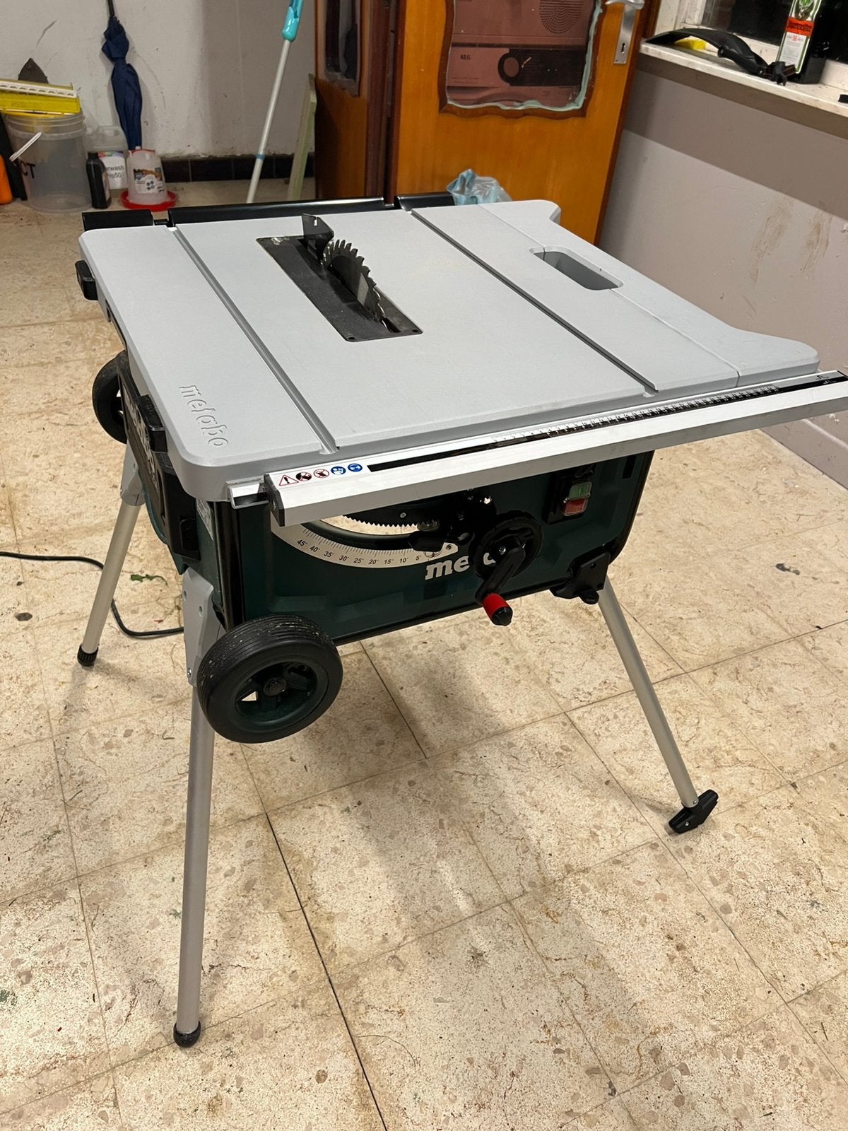 Metabo te 254 zaagtafel op uitklapbaar onderstel, 1200 watts ou plus, 70 mm ou plus, Comme neuf, Enlèvement