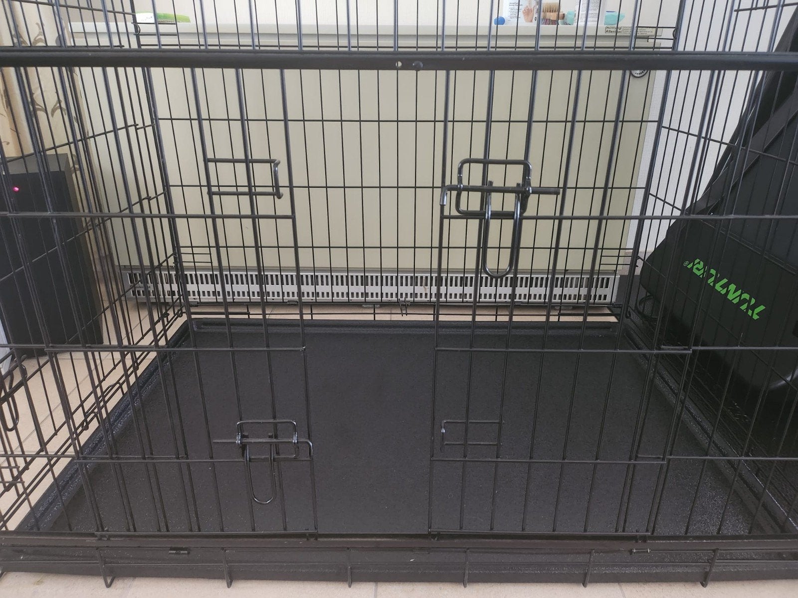 Stevige zwarte hondenbench / hondenkennel (105 x 70 x 76,5, Dieren en Toebehoren, Hondenhokken, Ophalen, Gebruikt, Hondenkennel