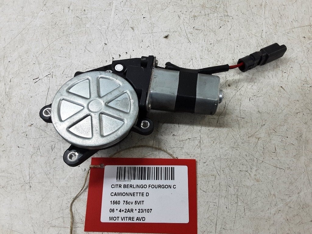 MOTEUR LEVE VITRE ELECTRIQUE AVANT DROIT Citroën Berlingo, Citroën, Mevr. I. Hauben, Utilisé, Avant