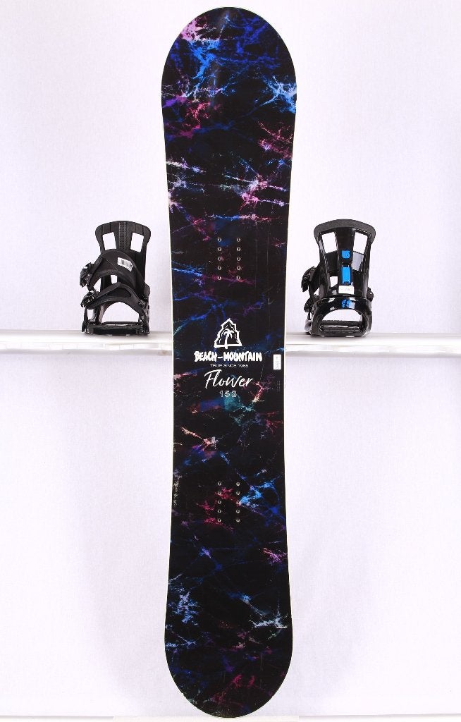 Snowboard 152 cm pour femmes BEACH MOUNTAIN FLOWER, noir, Envoi, Utilisé, Planche
