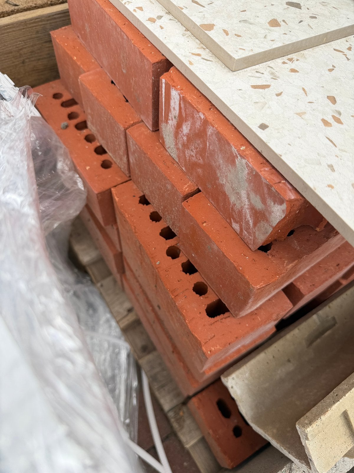 125 stuks bakstenen, Bricolage & Construction, Briques, Enlèvement, Comme neuf, Briques