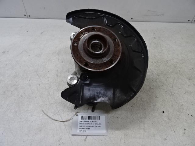 MOYEU DE ROUE AVANT GAUCHE Passat (3G2) (5Q0407257C), Utilisé, Volkswagen