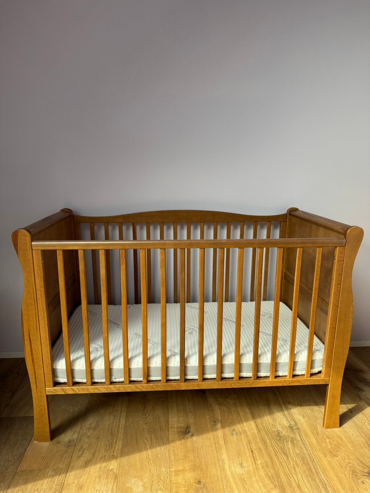 Ledikant Woodies Noble Vintage inclusief matras Woodies, Kinderen en Baby's, Babywiegjes en Ledikanten, Ophalen, Zo goed als nieuw