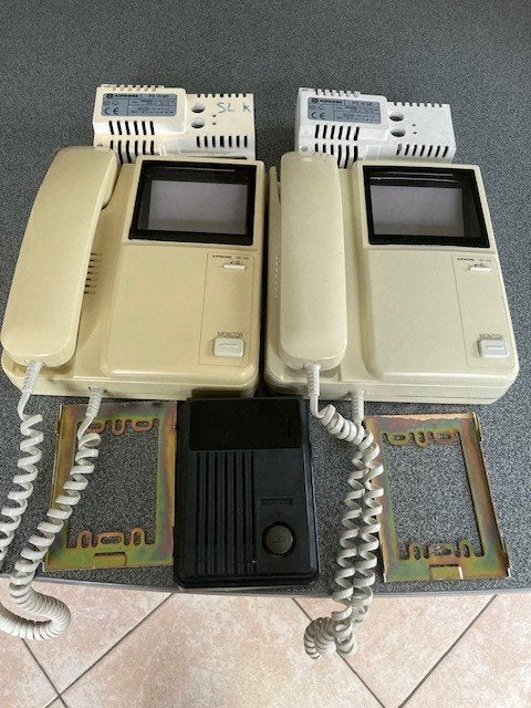 Videophone, Ophalen, Gebruikt