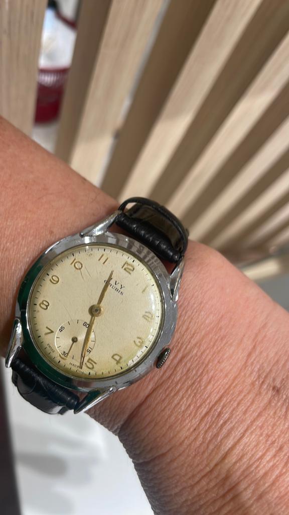 Ivy horloge, Bijoux, Sacs & Beauté, Montres | Anciennes | Antiquités, Montre-bracelet, Autres marques, Enlèvement ou Envoi, Acier
