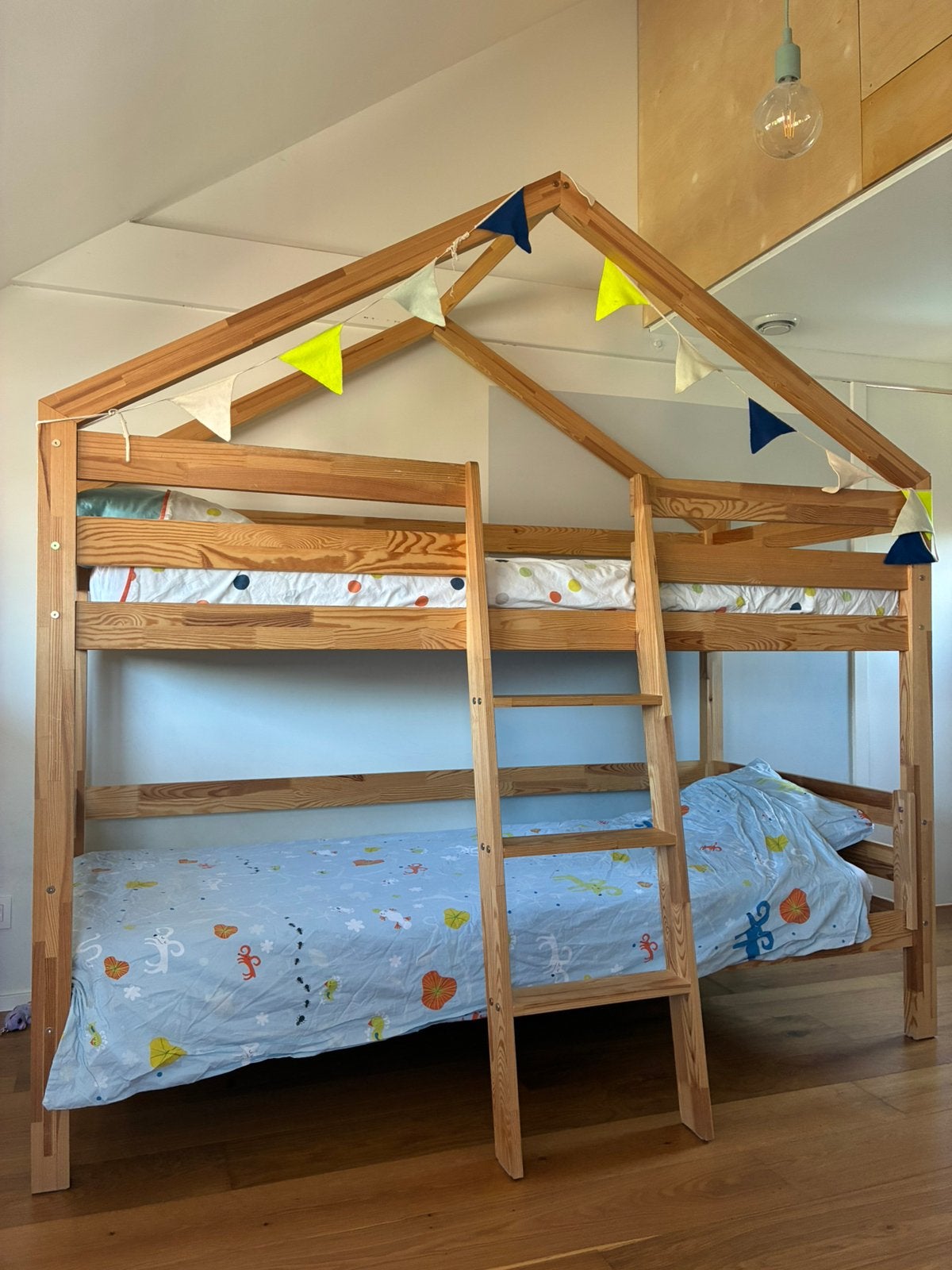 Stapelbed huisje, Kinderen en Baby's, Kinderkamer | Stapelbedden en Hoogslapers, Ophalen, Gebruikt, Stapelbed