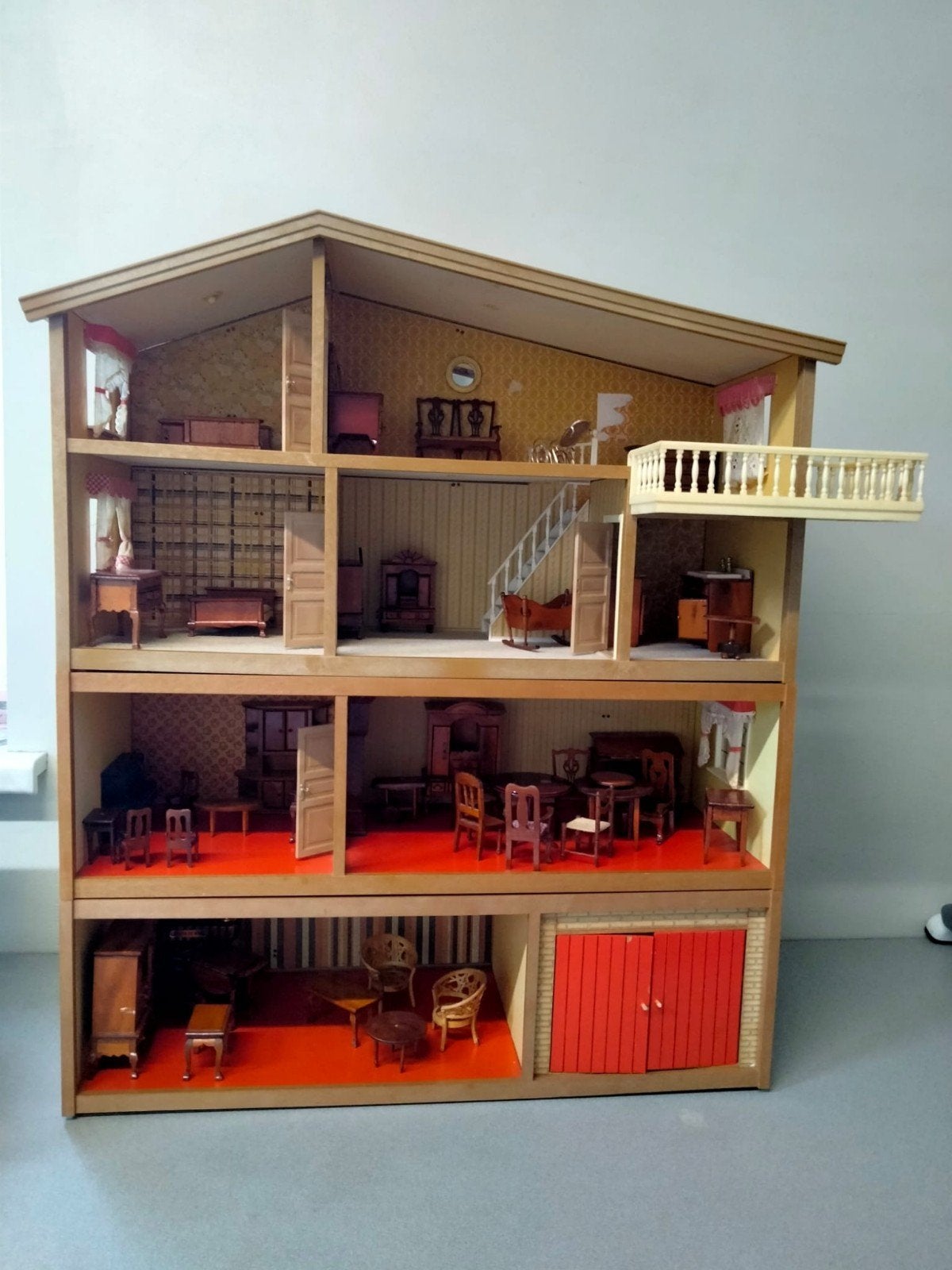 Authentiek poppenhuis, Ophalen, Poppenhuis