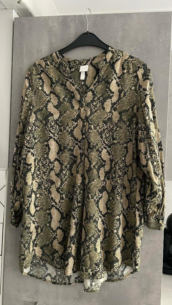 ROBE CHEMISE  imprimé python fluide élégante  oversize XS, Vêtements | Femmes, Robes, H&M, Enlèvement ou Envoi, Comme neuf, Taille 34 (XS) ou plus petite