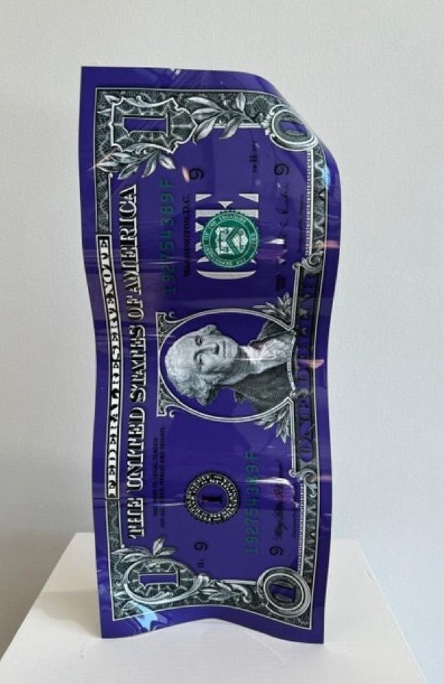 Sculpture KARL LAGASSE One dollar ILLUMINATED, Antiquités & Art, 45 cm, Sculpture, Fait main, Violet