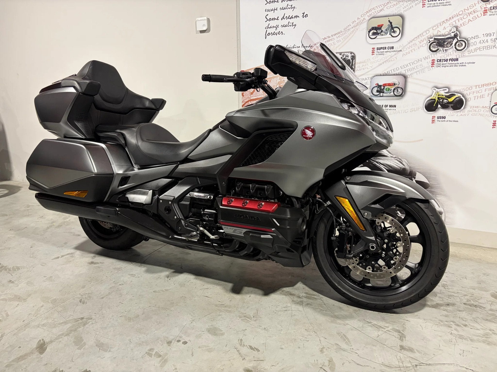 Honda GL 1800 Goldwing Bagger DCT met Topcaseombouw, Tourisme, Entreprise, 1800 cm³