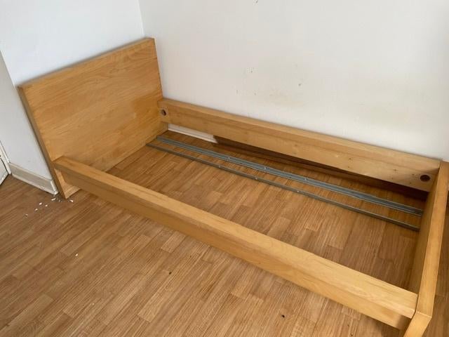 Lit une personne 106 x 206 cm, Ophalen, 90 cm, Eenpersoons, Zo goed als nieuw