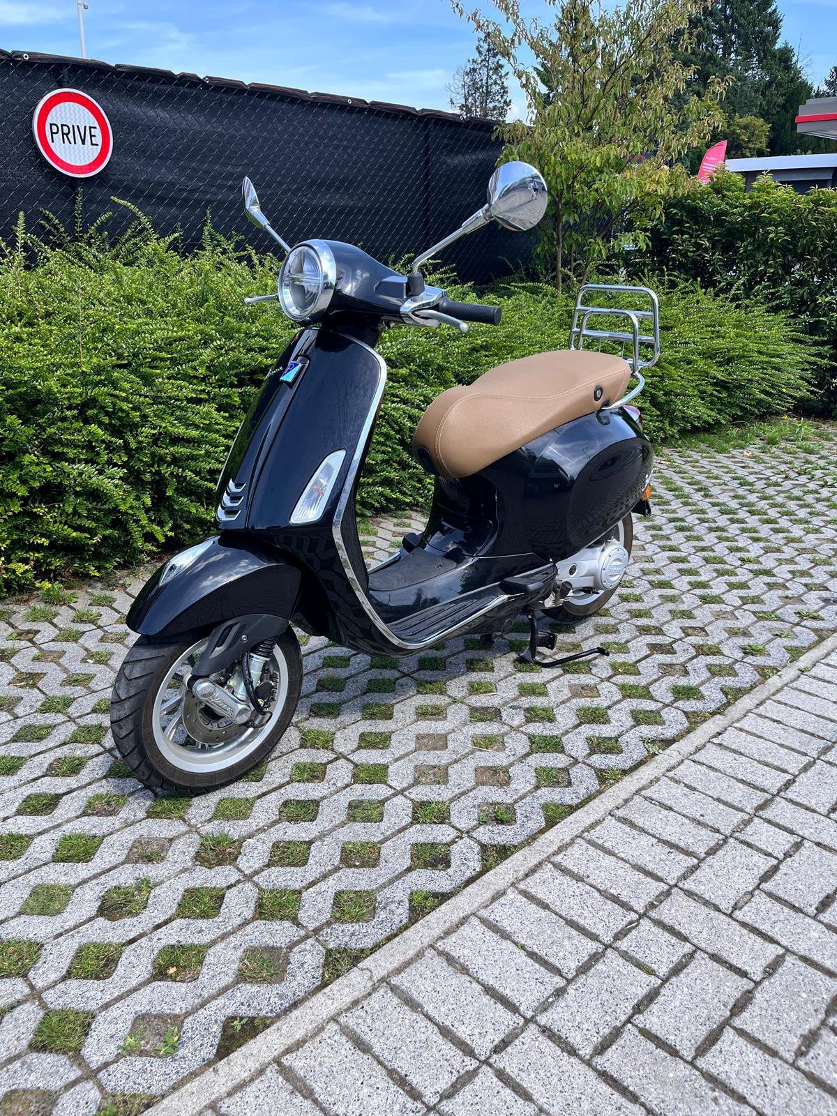 VESPA Primavera E5 50 CC VERKOCHT, Ophalen, Zo goed als nieuw