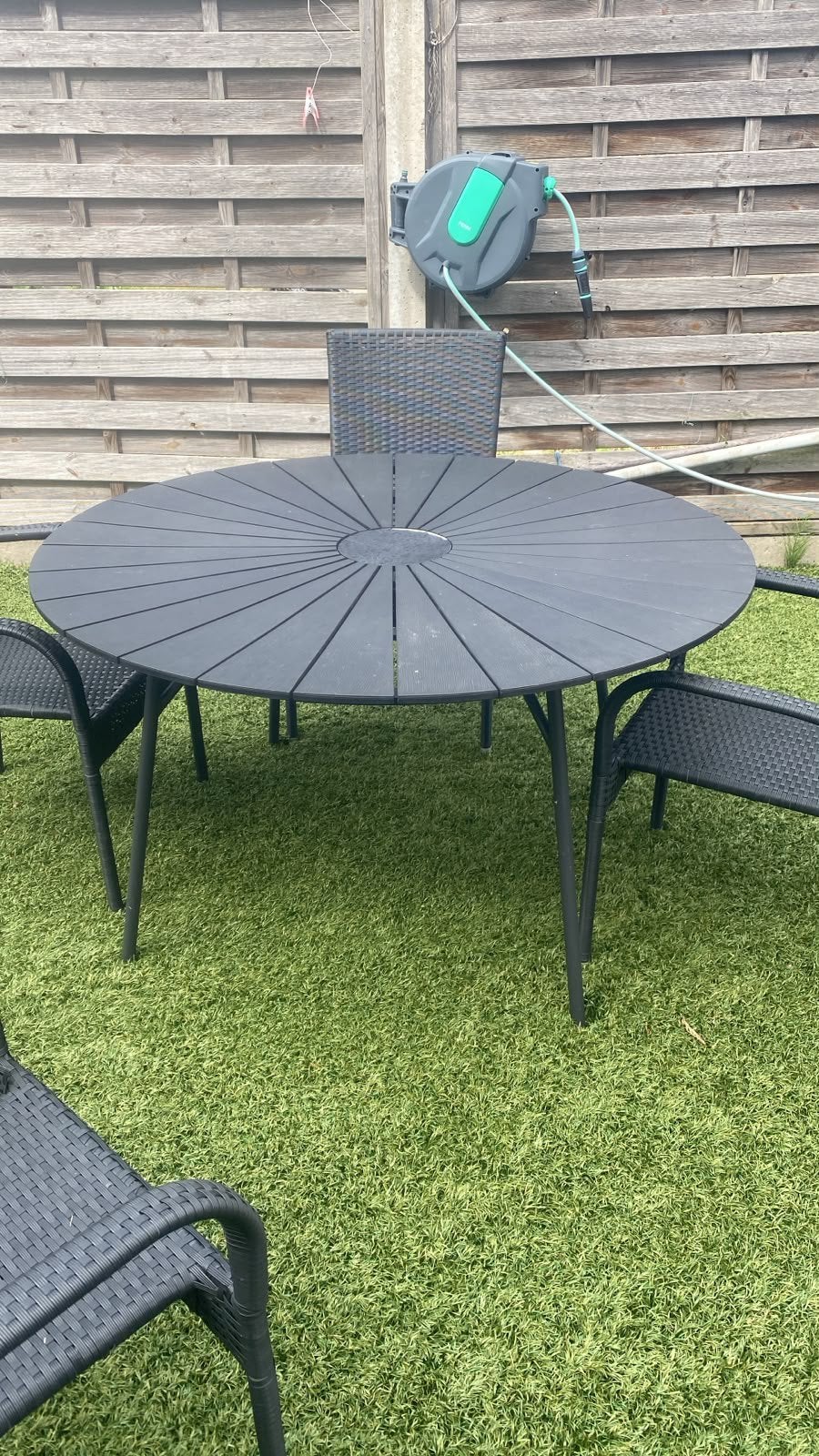 Tafel 80€ stoelen 10€ per stuk, Tuin en Terras, Ophalen, Zo goed als nieuw, Stoel