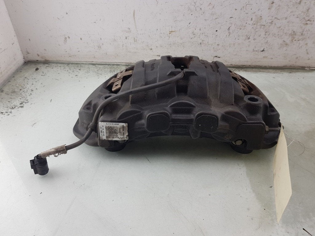 ETRIER DE FREIN AVANT GAUCHE Porsche Taycan (Y1A), Porsche Deutschland GmbH, Porscheplatz 1
70435  Stuttgart, DE, Porsche, Info@porsche.de
