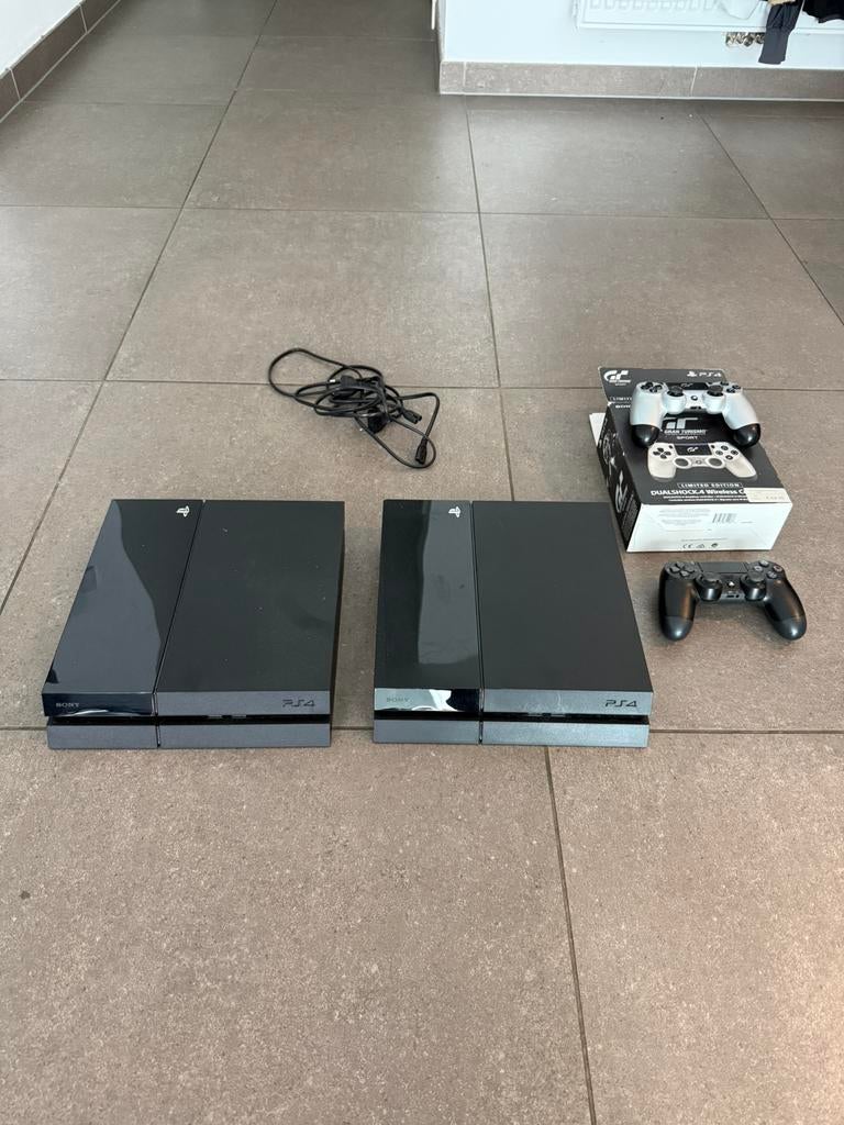 2x ps4 te koop met 2 controllers, Enlèvement, Comme neuf