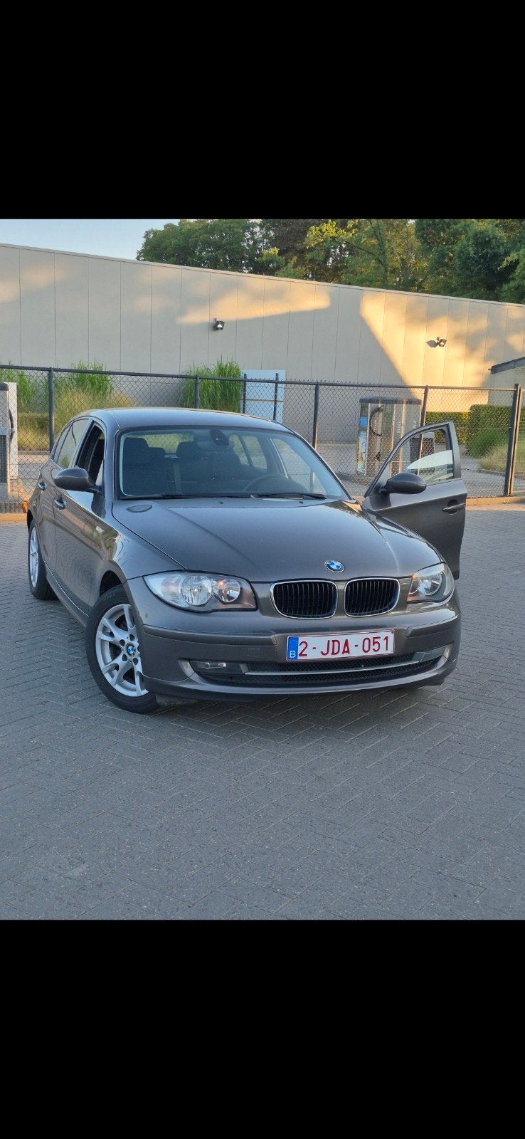 BMW 118i 2.0 benzine – 2008 – 116.000 km, Autos, Achat, Noir, 5 portes, 105 kW