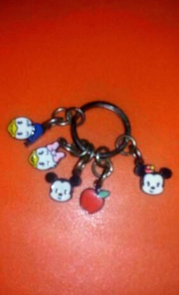 vintage sleutelhanger Disney met bedeltjes -> 3€, Ophalen of Verzenden, Mickey Mouse, Zo goed als nieuw, Overige typen